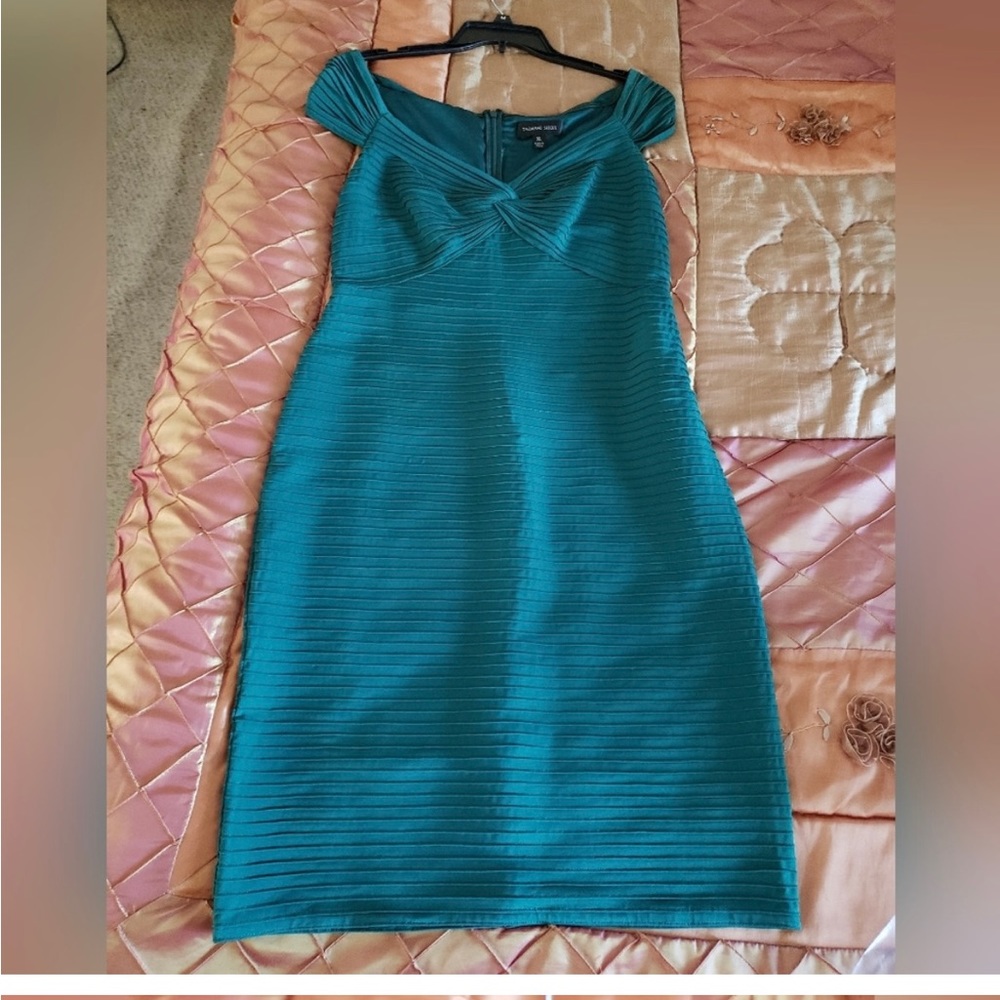 Green Women dress . Size 16. Size xl new